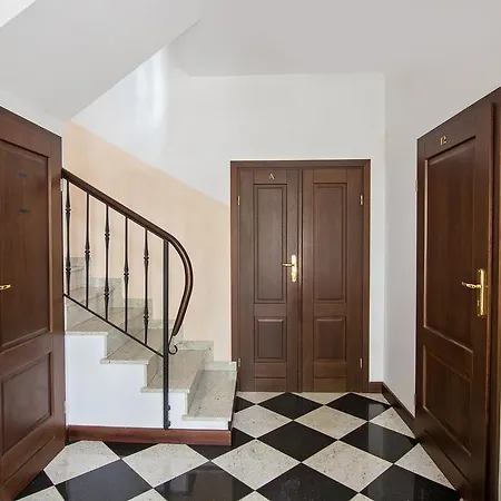 Dwor Many, Noclegi Suntago & Deepspot Bed & Breakfast 3*