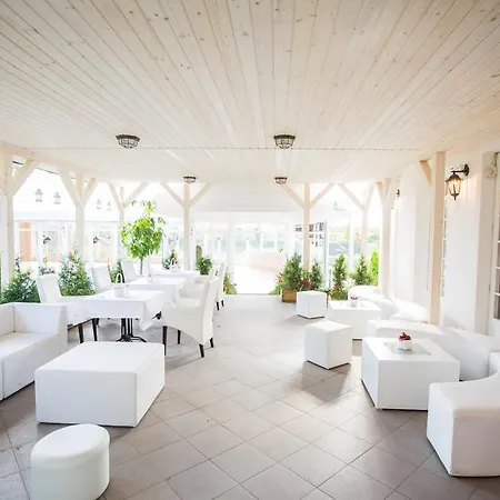 Bed & Breakfast Dwor Many, Noclegi Suntago & Deepspot Many