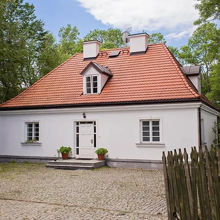 Dwor Many, Noclegi Suntago & Deepspot Bed & Breakfast