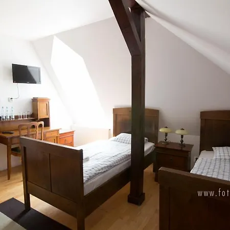 Bed & Breakfast Dwor Many, Noclegi Suntago & Deepspot